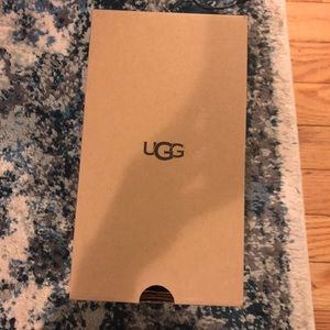 UGG Moccasin Box
